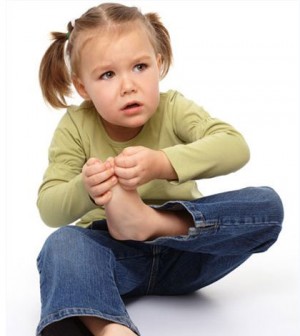 Bé 5 tuổi mỏi các khớp chân tay là do bệnh gì?