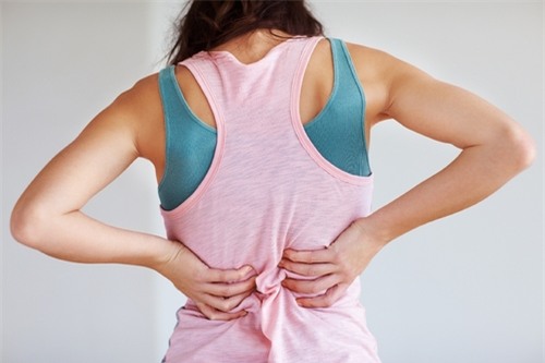 Bệnh phụ khoa có thể gây đau lưng không?