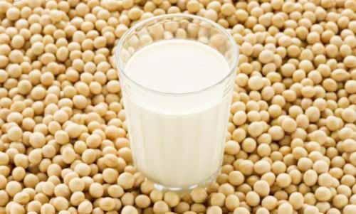 Có nên uống nhiều sữa đậu nành?