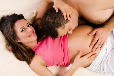 Khi mang thai quan hệ bằng miệng có nguy hiểm?