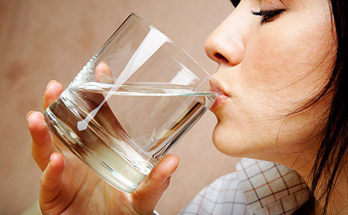 Uống nước có giảm cân không 