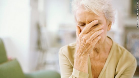 Người già hay quên có phải mắc bệnh Alzheimer?