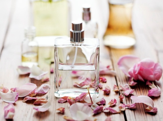 Những lưu ý khi dùng nước hoa để giữ hương lâu nhất