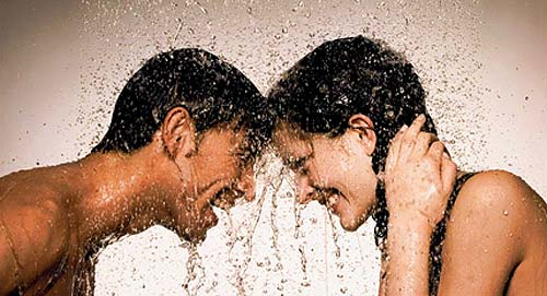 Những tác hại của việc tắm nước khi 'yêu'